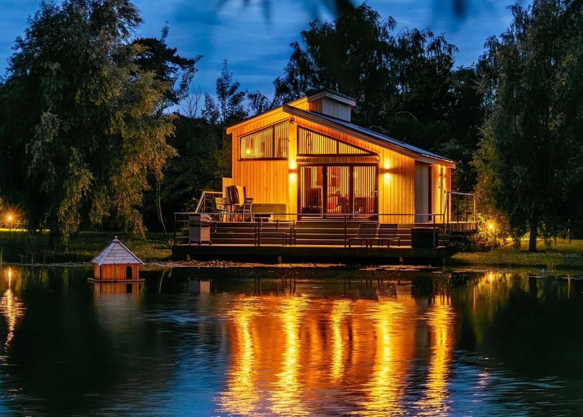 Woad Mill Lakeside Lodges Boston Kültér fotó